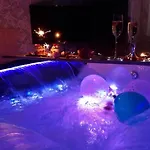 Royal Jacuzzi De Gamme Centre מולהאוס