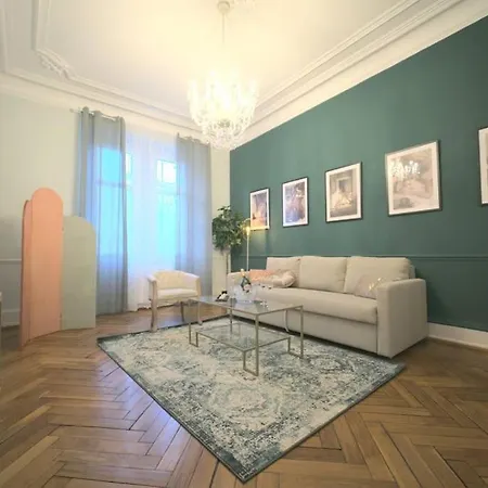 Royal Jacuzzi De Gamme Centre Lägenhet *